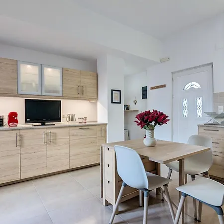 Niohori Little House Apartment *