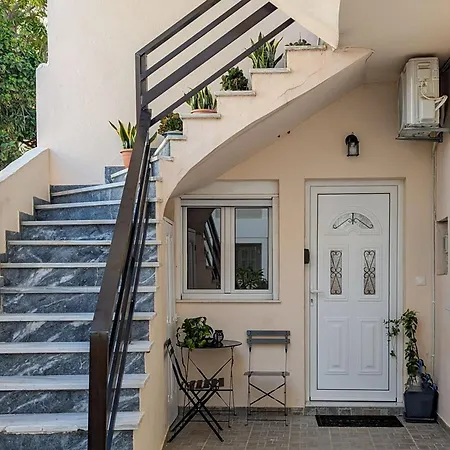 Niohori Little House Apartment